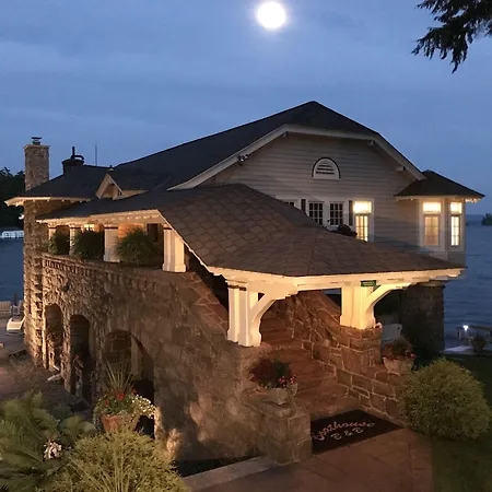 Lake George Boathouse Waterfront Lodging-3